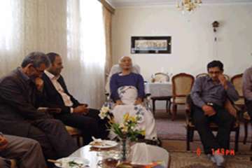 عیادت مدیر کل دامپزشکی استان اردبیل به همراه جمعی از مدیران ستادی و فنی از آقای مسعود جباری فرد همکا