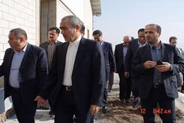 بازدید استاندار و معاونین درمعیت رئیس سازمان جهاد کشاورزی، مدیر کل دامپزشکی استان و جمعی از روسای دس