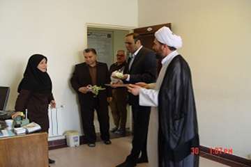 تجلیلی از همکاران شاغل خانم در اداره کل دامپزشکی استان اردبیل به مناسبت میلاد حضرت فاطمه زهرا(س) و ر