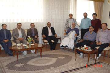 عیادت مدیر کل دامپزشکی استان اردبیل به همراه جمعی از مدیران ستادی و فنی از آقای مسعود جباری فرد همکا