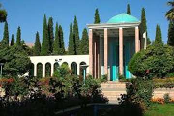 یکم اردیبهشت ماه روز بزرگداشت شیخ مصلح الدین سعدی شیرازی گرامی باد