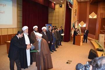 اجلاس استانی نماز با عنوان نماز و کاهش آسیب های اجتماعی با حضور مهمانانی از ستاد اقامه نماز کشور ، ن