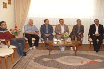 عیادت مدیر کل دامپزشکی استان اردبیل به همراه جمعی از مدیران ستادی و فنی از آقای مسعود جباری فرد همکا