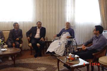 عیادت مدیر کل دامپزشکی استان اردبیل به همراه جمعی از مدیران ستادی و فنی از آقای مسعود جباری فرد همکا