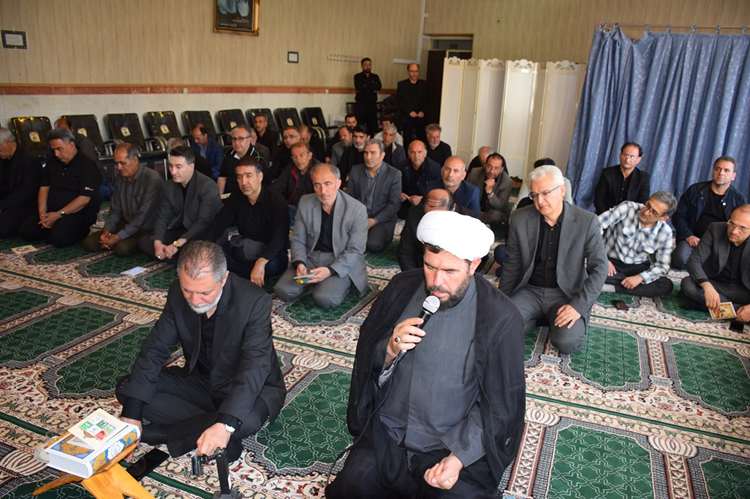  برگزاری  مراسم پر فیض و روح بخش قرائت زیارت عاشورا در اداره کل دامپزشکی استان اردبیل