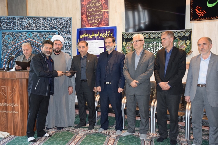 طی مراسمی از همکاران فرزند شهداء در اداره کل دامپزشکی استان اردبیل تجلیل شد