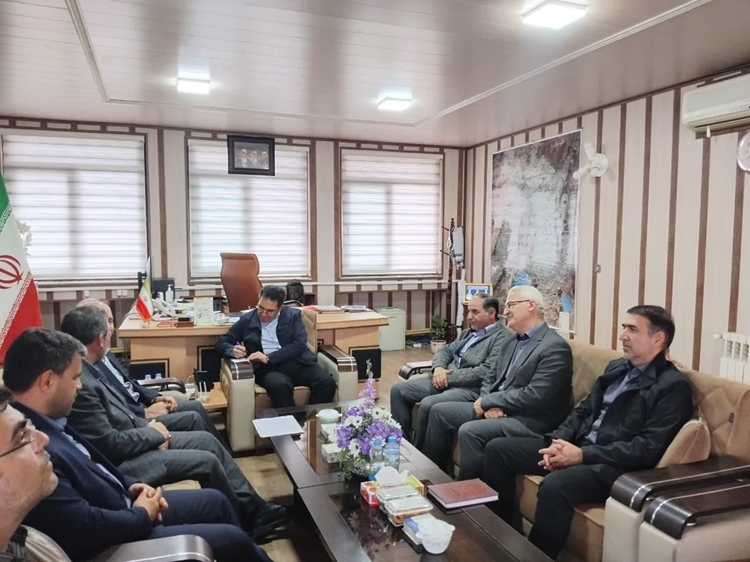 تاکید فرماندار شهرستان اردبیل بر توسعه زیر ساخت های دامپزشکی؛ ساختمان مازاد بنیاد حفظ آثار و نشر ارزش های دفاع مقدس به اداره کل دامپزشکی استان واگذار می شود